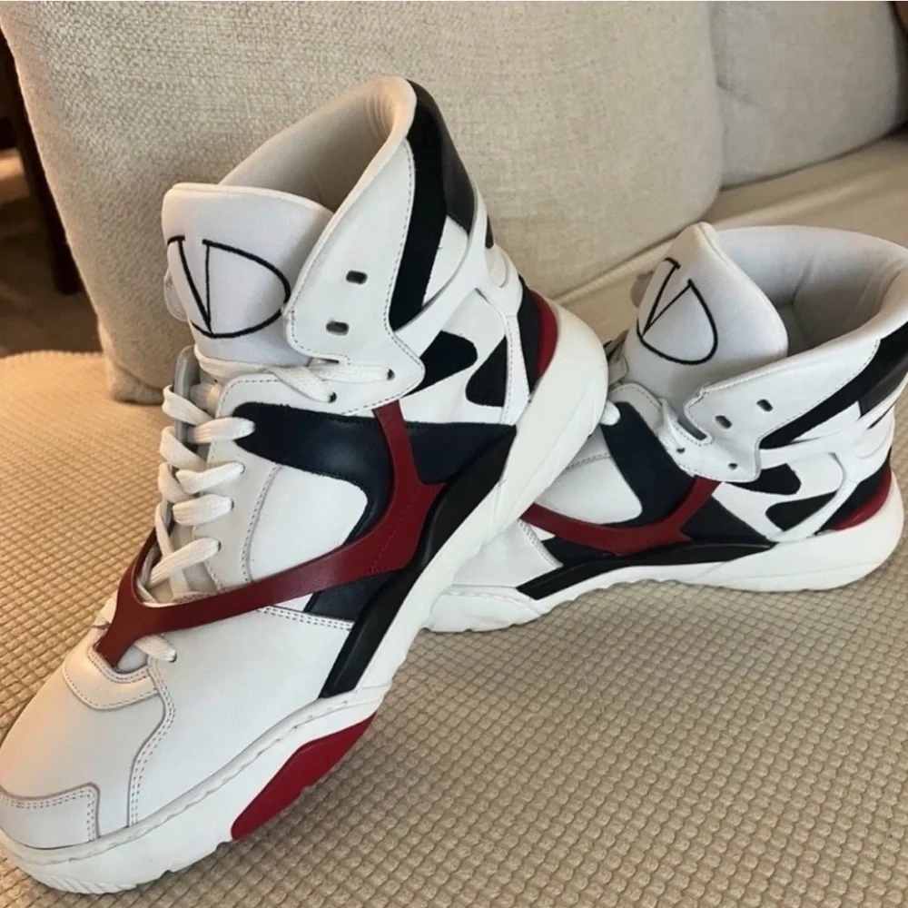 Valentino Garavani V-Logo White Leather Sneakers with Red & Black Accents - Picture 5 of 6